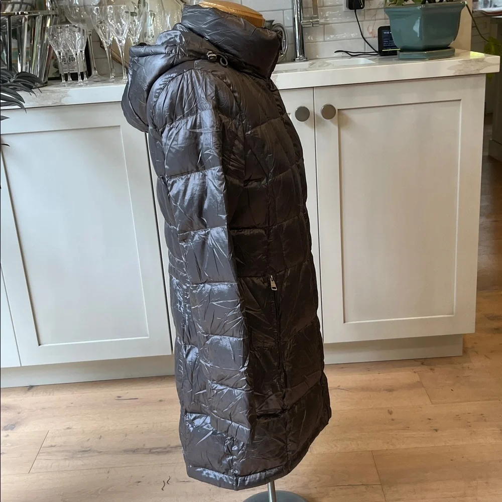 Andrew Marc packable 90% duck down hooded puffer - 650 fil power with pockets - Picture 5 of 12